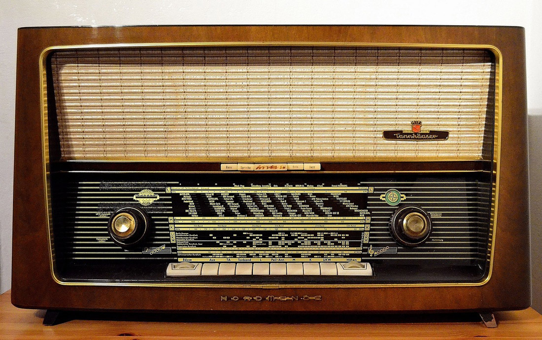 radio 1954856 1280